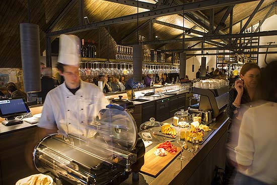 VINNOVA – Wein-Genuss auf 2.000m Höhe Silvretta Montafon eröffnete am 08.12.2017 die höchstgelegene Weinstube Vorarlbergs  (©Foto: Stefan Kothner)